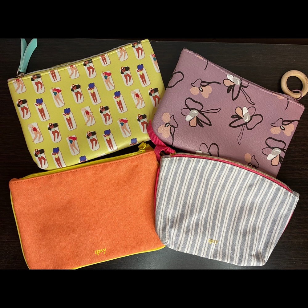 🍎🍎Lot of 4 Ipsy Bags